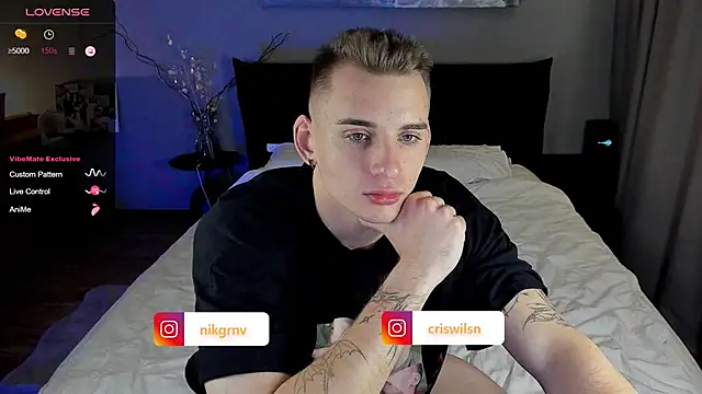 Snapshot of simonwnl chatting on February 2, 9:02 pm simonwnl online show from February 2, 9:02 pm