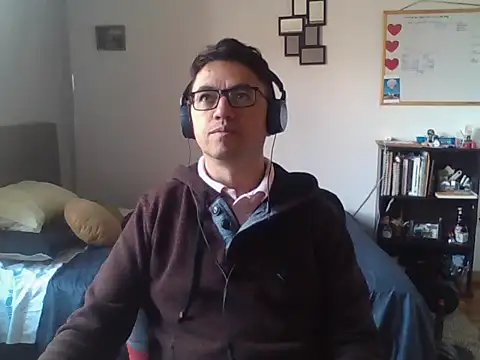 Snapshot of Diptongo chatting on November 4, 1:04 pm Diptongo online show from November 4, 1:04 pm