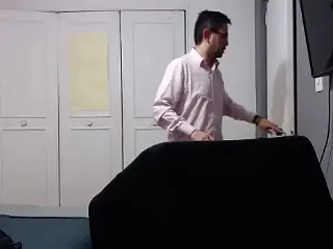 Snapshot of Diptongo chatting on December 2, 10:18 pm Diptongo online show from December 2, 10:18 pm