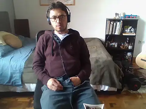 Snapshot of Diptongo chatting on October 26, 5:35 pm Diptongo online show from October 26, 5:35 pm