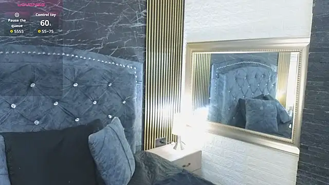 charlotte  G online show from February 8, 10:57 am