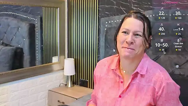 charlotte  G online show from April 18, 11:01 am