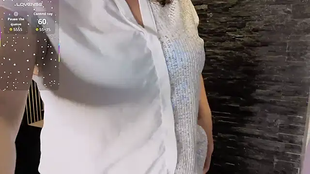 charlotte  G online show from January 10, 11:05 am