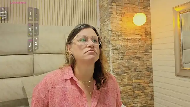 charlotte  G online show from November 13, 9:24 am