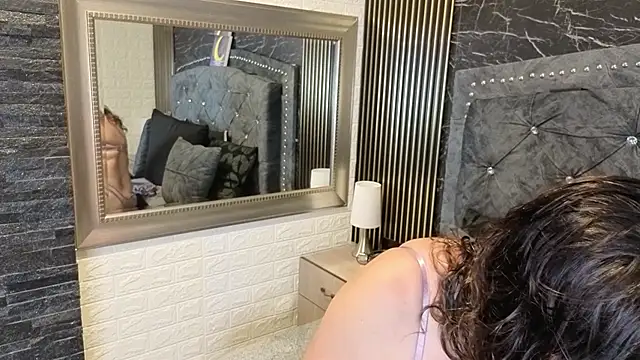 charlotte  G online show from May 31, 10:32 am