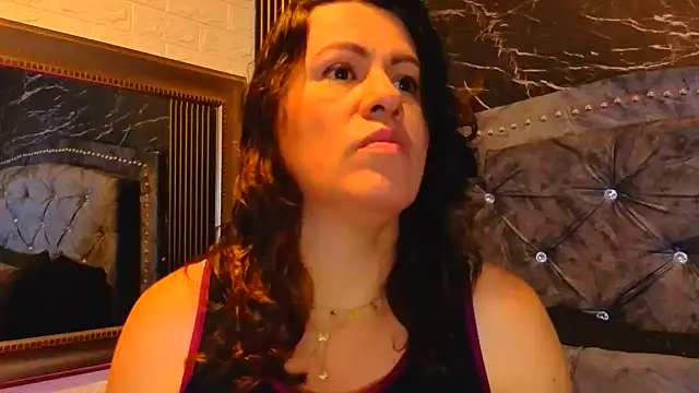 charlotte  G online show from March 1, 11:10 am