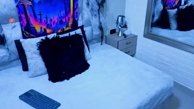 charlotte  G online show from October 25, 11:09 am