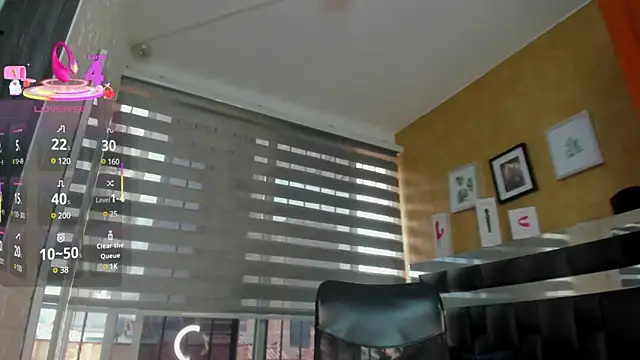 Snapshot of charlotte__G chatting on March 12, 12:36 pm charlotte G online show from March 12, 12:36 pm
