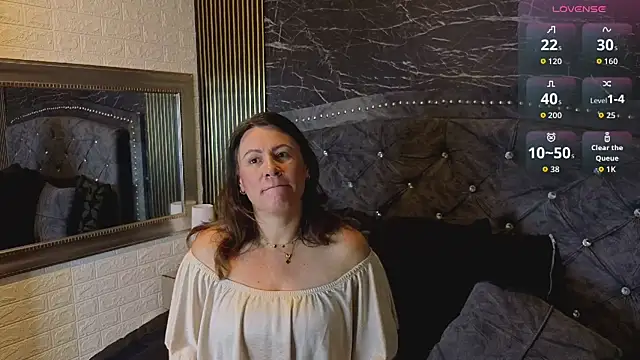 charlotte  G online show from April 4, 11:17 am