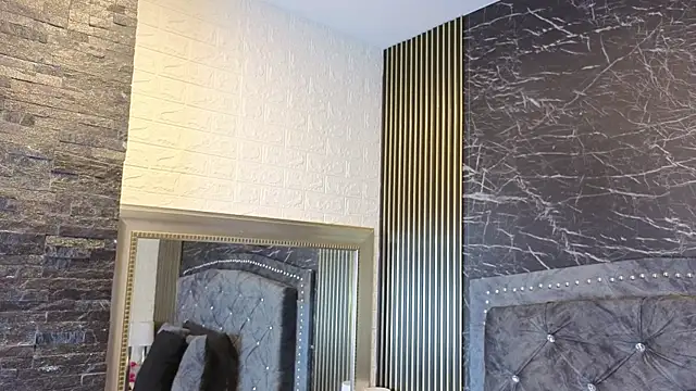 charlotte  G online show from March 4, 11:29 am