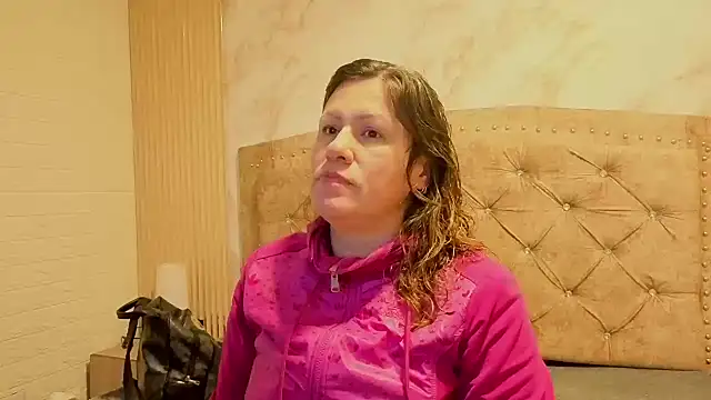 charlotte  G online show from November 7, 11:15 am