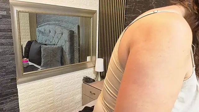 charlotte  G online show from March 12, 10:52 am