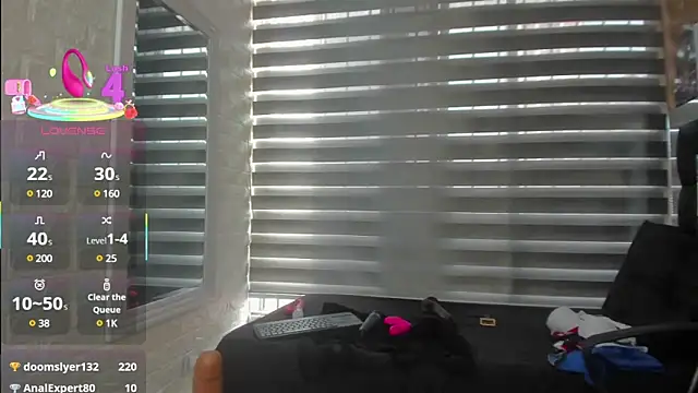 Snapshot of charlotte__G chatting on March 5, 3:51 pm charlotte G online show from March 5, 3:51 pm