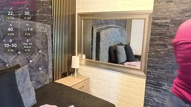 charlotte  G online show from February 17, 11:29 am