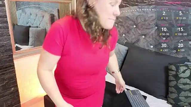 charlotte  G online show from April 8, 11:22 am