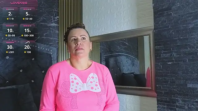 charlotte  G online show from February 16, 10:47 am