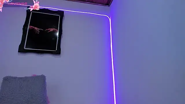 Snapshot of liz_25b chatting on November 28, 4:01 am liz 25b online show from November 28, 4:01 am