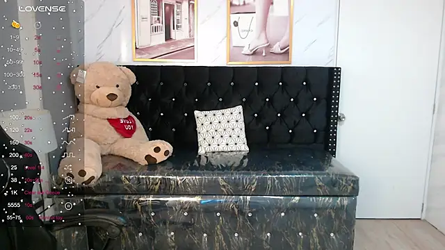 Snapshot of liz_25b chatting on March 22, 3:20 am liz 25b online show from March 22, 3:20 am