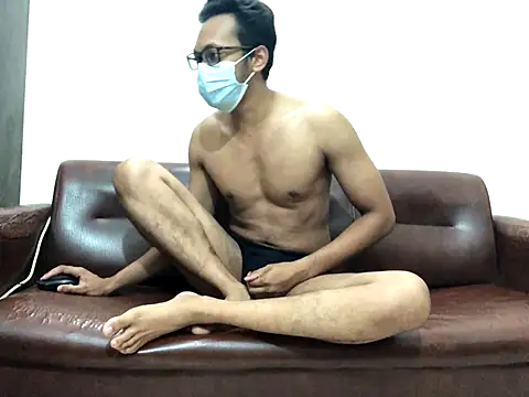 Snapshot of Zeuhorny chatting on October 2, 8:34 pm Zeuhorny online show from October 2, 8:34 pm