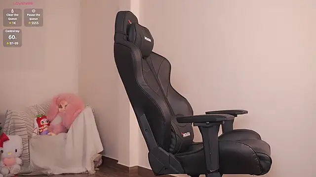 Snapshot of Miuzxc chatting on March 8, 12:44 am Miuzxc online show from March 8, 12:44 am