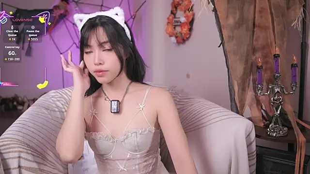 Snapshot of Miuzxc chatting on October 5, 7:54 am Miuzxc online show from October 5, 7:54 am