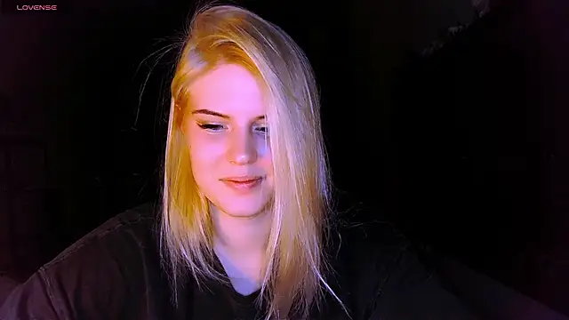 VoluptuousDreams online show from March 15, 4:43 pm