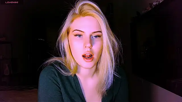 VoluptuousDreams online show from March 14, 5:57 pm