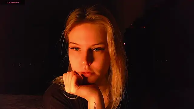 VoluptuousDreams online show from January 26, 8:34 pm