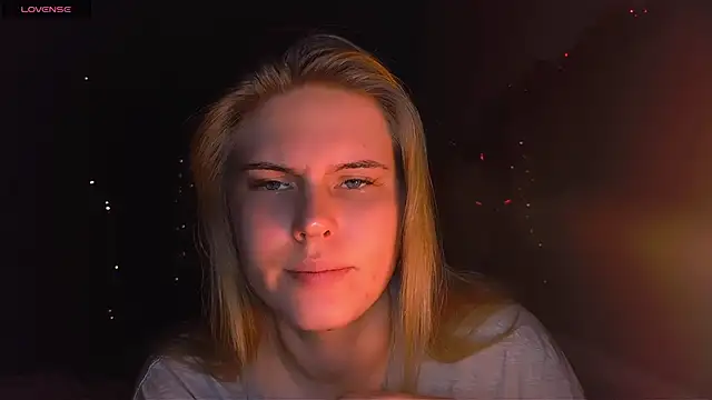 VoluptuousDreams online show from January 10, 8:59 pm