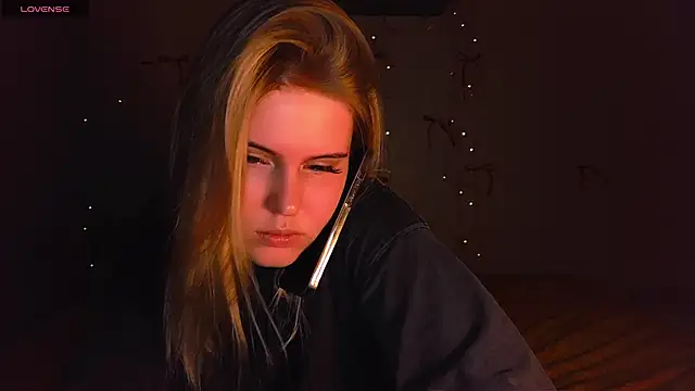 VoluptuousDreams online show from February 11, 3:08 pm