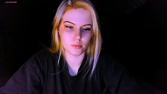 VoluptuousDreams online show from March 9, 4:11 pm