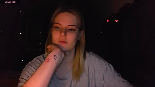 VoluptuousDreams online show from January 19, 6:21 pm