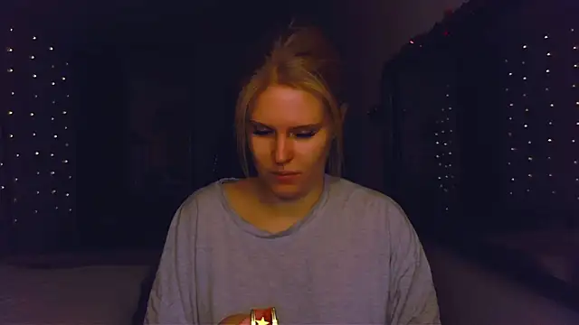 VoluptuousDreams online show from December 6, 2:33 pm