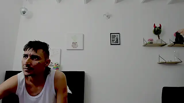 Snapshot of Zamu_1992 chatting on February 25, 3:42 am Zamu 1992 online show from February 25, 3:42 am