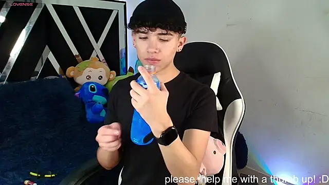 Niico Cruz online show from January 12, 3:49 am