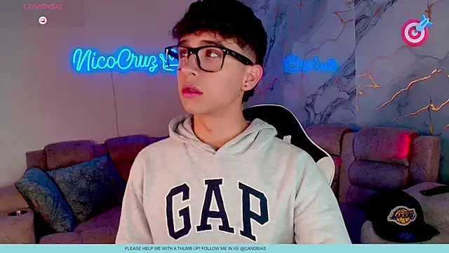 Niico Cruz online show from February 25, 10:42 pm