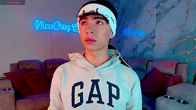 Niico Cruz online show from March 5, 10:16 pm