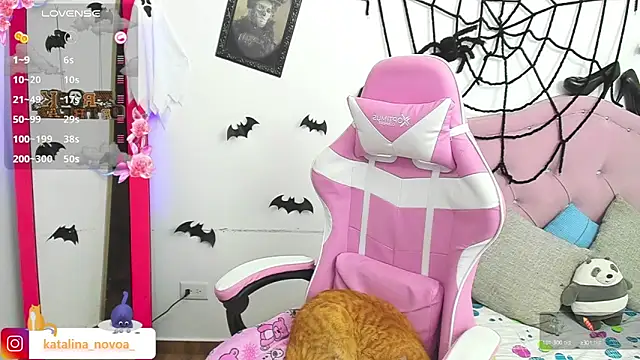 Snapshot of Katalina_novoa chatting on October 16, 2:20 am Katalina novoa online show from October 16, 2:20 am