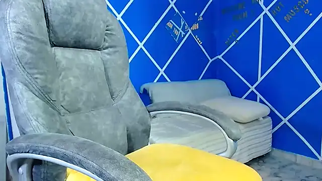 alexander megan online show from February 18, 4:04 am