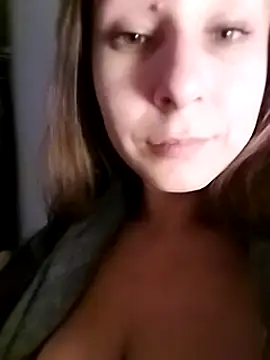 Snapshot of Marye_sony chatting on December 5, 3:42 am Marye sony online show from December 5, 3:42 am