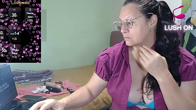 hairyglad69 online show from March 19, 2:39 pm