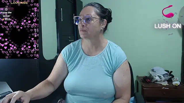 hairyglad69 online show from November 20, 1:56 pm