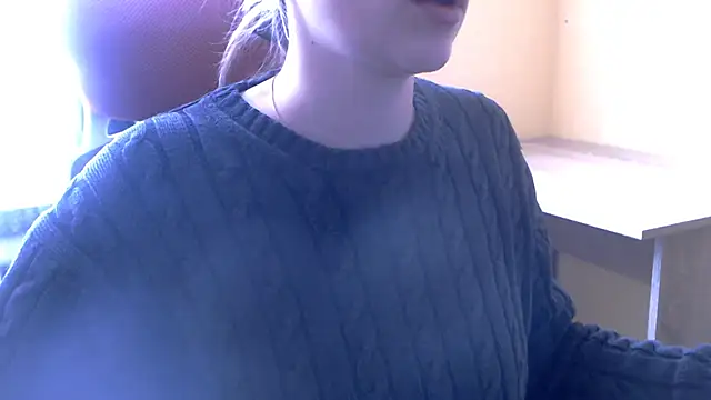 Snapshot of Alisha_XO chatting on March 4, 9:28 am Alisha XO online show from March 4, 9:28 am