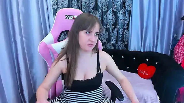 KamilaFoxy online show from February 28, 4:21 am