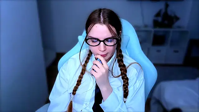 StellaLawless online show from December 18, 12:38 am