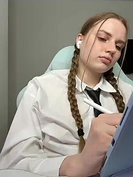 StellaLawless online show from March 8, 2:04 am