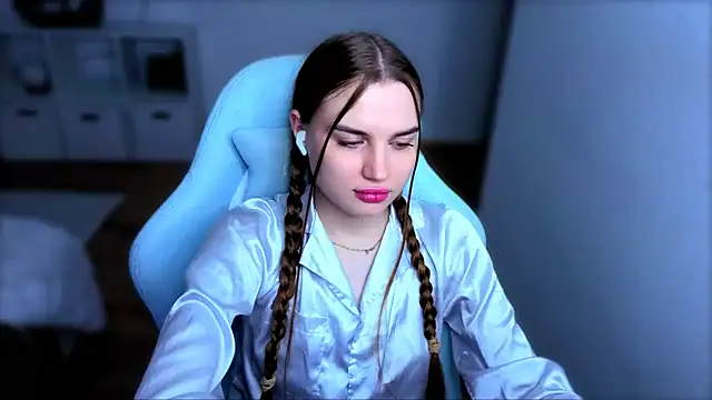 Snapshot of StellaLawless chatting on November 14, 8:56 pm StellaLawless online show from November 14, 8:56 pm