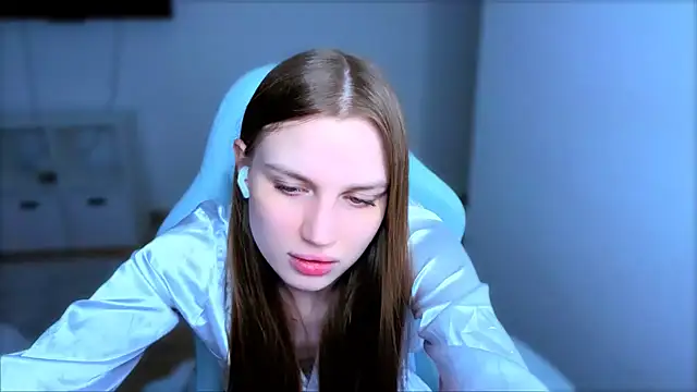 StellaLawless online show from March 14, 7:20 pm