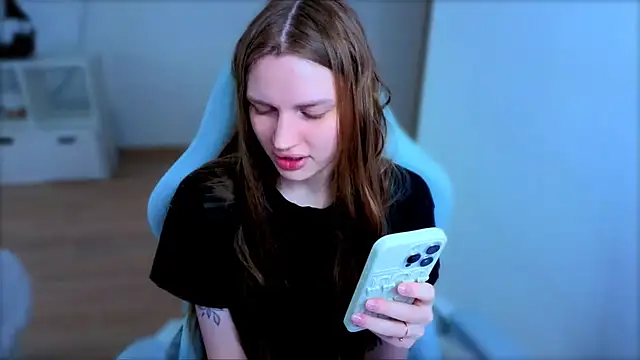 StellaLawless online show from April 5, 10:33 am