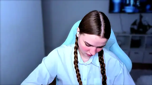 StellaLawless online show from December 14, 10:43 am